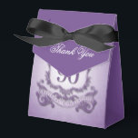 Caja Para Regalos Vintage Purple Frame 90th Birthday Favor Box<br><div class="desc">Diseño en el estilo del escudo de armas en color púrpura con gran 90º "CELEBRACIÓN DE CUMPLEAÑOS" en una cinta. Diseño en la caja de carpas "Gracias" con nombre. Puede cambiar fácilmente el nombre (color, fuente, tamaño y posición) haciendo clic en el botón personalizar. Disponible con diseño para los cumpleaños...</div>