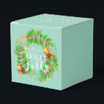 Caja Para Regalos Wreath Holly Jolly Family Light Verde azulado<br><div class="desc">Atractivos Navidades cortaban con pájaros robados.</div>