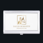 Caja Para Tarjetas De Visita Abogado de señora Justice Logo del oro del abogado<br><div class="desc">Abogado de señora Justice Logo del oro del abogado en el tenedor de la tarjeta de visita de la ley.</div>