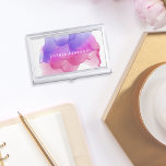 Caja Para Tarjetas De Visita Acuarela Magenta moderna | Personalizado<br><div class="desc">El elegante y colorido titular de la tarjeta de visita incluye su nombre y/o nombre de negocio en blanco,  sobre una vibrante mancha de tinta color agua en rosa fucsia,  morado y magenta. También están disponibles tarjetas de visita y accesorios de juego.</div>