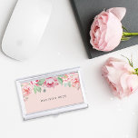 Caja Para Tarjetas De Visita Antiguo Rubor Pink Peony<br><div class="desc">Elegante y feminista funda de tarjetas de visita en moda rosa pastel de color rosa pastel cuenta con un dosel de flores de melocotón color azul y salvia floreciendo desde arriba. Personalice con su nombre,  monograma o nombre comercial en letras modernas fuera de negro.</div>