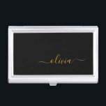 Caja Para Tarjetas De Visita Black Gold Modern Script Girly Monograma Nombre<br><div class="desc">Monograma de escritura simple negro y dorado Nombre titular de tarjeta de visita. Esto hace que el dulce perfecto cumpleaños 16,  boda,  ducha de novia,  aniversario,  ducha de bebé o fiesta de soltera sea regalo para alguien que ama el lujo glam y los estilos de moda.</div>