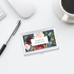 Caja Para Tarjetas De Visita Bloom radiante | Floral acuarela personalizada<br><div class="desc">El elegante titular de la tarjeta de visita floral incluye su nombre y/o nombre de negocios enmarcado por un borde de flores acuáticas exuberantes en una marsala rosa y borgoña con hojas verdes de salvia sobre un rico fondo azul marino. También están disponibles tarjetas de visita y accesorios de juego....</div>