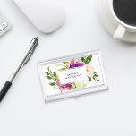 Caja Para Tarjetas De Visita Bloom vibrante | Floral acuarela personalizada<br><div class="desc">El elegante soporte de tarjeta de visita floral cuenta con un ramo de peonía pintada con acuarela y flores rosas en tonos violeta,  rosa y verde. Su nombre y/o nombre comercial se muestran en el centro con letras modernas en un elemento rectangular blanco.</div>