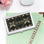Caja Para Tarjetas De Visita Clásico Barroco de lujo dorado y negro<br><div class="desc">Elegante diseño de portatarjetas de personalizable en un fondo negro con adornos de oro falso. El texto es completamente editable.</div>