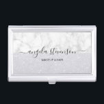 Caja Para Tarjetas De Visita Elegante artista moderno de maquillaje purpurina d<br><div class="desc">Diseño moderno con textura falsa purpurina,  mármol blanco y elegante fuente caligráfica.</div>