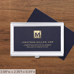 Caja Para Tarjetas De Visita Elegante Logotipo inicial de oro de cuero azul<br><div class="desc">Muestra tu sofisticación con este elegante funda de tarjetas de visita de cuero azul con un lujoso logo inicial de oro. Perfecto para eventos de trabajo en red y reuniones de negocios, este elegante funda seguro que causará una impresión duradera tanto a clientes como colegas. La construcción duradera y el...</div>