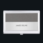 Caja Para Tarjetas De Visita Elegante Moda Textura Gris Plata<br><div class="desc">Elegante titular de tarjeta de visita con fondo de banda de color gris textura y plateado. Puede agregar su monograma o nombre.</div>
