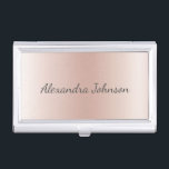 Caja Para Tarjetas De Visita Elegante moderno del oro del Relieve metalizado<br><div class="desc">Rubor pica - el tenedor minimalista metálico de la tarjeta de visita del acero inoxidable del Relieve metalizado Relieve metalizado color de rosa del oro del falso con la tipografía indicada con letras blanca de la firma de la escritura para el monograma. Los tenedores metalizado de la tarjeta de visita...</div>