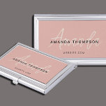 Caja Para Tarjetas De Visita Elegante profesional moderno personalizado con nom<br><div class="desc">Añada un toque de elegancia a su red con nuestro estuche de tarjetas de visita preppy Pink Professional Elegant Modern personalizado con nombre. Este funda de excelente factura combina a la perfección el diseño moderno con un toque personalizado, convirtiéndolo en el accesorio perfecto para organizar y presentar sus tarjetas de...</div>