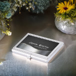Caja Para Tarjetas De Visita Elegante profesional moderno plateado y cuero negr<br><div class="desc">Elegante profesional tarjeta de presentación de Personalizable de plata Metalizado y cuero negro. Ideal para contables,  abogados,  agentes inmobiliarios,  abogados,  agentes de bolsa y profesionales corporativos.</div>