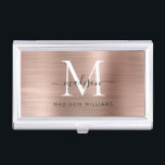 Caja Para Tarjetas De Visita Elegante Rosa con guion de Monograma Metalizado ce<br><div class="desc">Estuche elegante con tarjeta de visita con guion de Monograma Metalizado cepillado de oro Rosa</div>