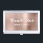 Caja Para Tarjetas De Visita Elegante Script Profesional Rosa Gold<br><div class="desc">Elegante funda profesional de tarjetas de rosa dorado  con su nombre en un elegante guión blanco. Agregue el título de su trabajo en una tipografía blanca simple.</div>