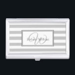 Caja Para Tarjetas De Visita Elegante Y Elegante Rayas Gris Monogramado<br><div class="desc">Rayas grises y monograma elegante.</div>