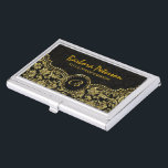 Caja Para Tarjetas De Visita Elegantes damascos florales de color negro y dorad<br><div class="desc">Elegantes torres ornamentales de color negro y dorado enmarcan y damascos florales vintage en tonos negros y dorados. Disponible en otros productos. Iniciales personalizados al frente. Esta es una plantilla y es completamente personalizable.</div>