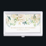Caja Para Tarjetas De Visita Flores acuáticas elegantes con Relieve metalizado<br><div class="desc">Elegante y femenino titular de tarjetas de visita con flores acuarelas con Relieve metalizado de oro falso y acentos purpurinas de oro falso. Hay disponible una tarjeta de visita coincidente.</div>