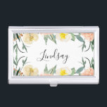 Caja Para Tarjetas De Visita Flores De Agua Rosa Elegante Con Nombre<br><div class="desc">Con las hermosas flores de melocotón y crema acuarela y tu nombre es un guión caligráfico,  este titular de tarjeta de visita seguro será un observador cuando alguien te vea abrirlo.</div>