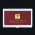 Caja Para Tarjetas De Visita Logo del Cardinal Red Leather Business Corporate G<br><div class="desc">Este lujoso titular de una tarjeta de visita ostenta un ilustracion de textura cardinal de cuero rojo, perfectamente emparejado con el logotipo de su negocio sobre un falso dorado para un aspecto profesional y de primera calidad. Su nombre, profesión o nombre firme se destacan en la señalización opulenta de tono...</div>