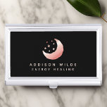 Caja Para Tarjetas De Visita Logotipo de las estrellas de la luna de oro del Ro<br><div class="desc">Estuche con tarjeta de visita con el logotipo de la luna de oro Rosa celeste. Este elegante y moderno diseño de negocios cuenta con una luna y estrellas en un sólido fondo negro. Personalice este diseño personalizado con sus propios detalles.</div>