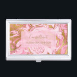 Caja Para Tarjetas De Visita Mármol rosa caliente, blanco y con espuma de Relie<br><div class="desc">Titular de la tarjeta de visita Minimalista Sparkle Marble de color rosa caliente, blanco y Relieve metalizado dorado con tipografía con letras de mano dorada para el monograma. El moderno titular de la tarjeta de visita Sparkle Marble Swirl Rosado Caliente, Blanco y Relieve metalizado dorado es perfecto para cualquier profesión....</div>