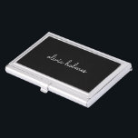 Caja Para Tarjetas De Visita Monograma de moda | Nombre de guión negro moderno<br><div class="desc">Un diseño simple y elegante de monograma personalizado en una tipografía informal de escritura manuscrita en blanco y negro monocromo. El monograma puede ser fácilmente personalizado para hacer un diseño tan único como usted! El regalo o accesorio perfecto a medida para cualquier ocasión.</div>