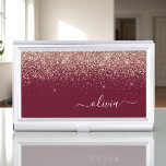 Caja Para Tarjetas De Visita Monograma de Purpurina rosa Rubor Rosa de Borgoña<br><div class="desc">Borgoña y Rosa dorado - Rubor Pink Sparkle Purpurina Script Monograma Nombre titular de la tarjeta de visita. Esto hace que el dulce perfecto cumpleaños 16, boda, ducha de novia, aniversario, ducha de bebé o fiesta de soltera sea regalo para alguien que ama el lujo glam y los estilos de...</div>