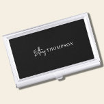 Caja Para Tarjetas De Visita Monograma moderno en negro y guión<br><div class="desc">Este moderno funda de tarjetas de visita para monogramas en negro y guión es sofisticado. Este diseño de monograma manuscrito es perfecto para cualquier persona de negocios.</div>