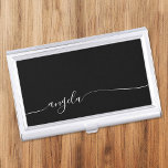 Caja Para Tarjetas De Visita Nombre del estilo de la firma del cristal elegante<br><div class="desc">Diseño elegante de un guión de estilo de firma con intervalos finales. Se puede personalizar los colores blanco y negro. Personalizar el tamaño del tipo de letra o muévalo según sea necesario para nombres más largos o más cortos. Crea tu propio funda de tarjetas de visita para ella.</div>