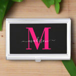 Caja Para Tarjetas De Visita Nombre inicial único l negrita Tipografía rosa y n<br><div class="desc">Un único funda de tarjetas de visita de nombre inicial con tipografía en negrita rosa y negra. Las iniciales personalizadas se muestran en una fuente moderna y atractiva,  creando un estilo elegante y profesional. Perfecto para llevar y organizar sus tarjetas de visita con un toque personal.</div>