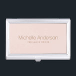 Caja Para Tarjetas De Visita Nombre personalizado rosa rosa de moda<br><div class="desc">Elegante titular de tarjeta de visita con tu nombre y título en un fondo rosa rubor. Parte de un conjunto de artículos de papelería coordinados y suministros de negocios.</div>