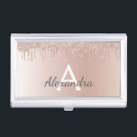 Caja Para Tarjetas De Visita Oro Rosa - Nombre Metalizado del monograma del Pur<br><div class="desc">Oro Rosa - Purpurina de espuma metálica de Relieve metalizado de imitación rosada de Rubor Cepillado Monograma Metalizado titular de la tarjeta de visita. Esto hace que el dulce perfecto cumpleaños 16, boda, ducha de novia, aniversario, ducha de bebé o fiesta de soltera sea regalo para alguien que ama el...</div>