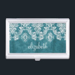 Caja Para Tarjetas De Visita Personalizado de patrón de Damasco de color turque<br><div class="desc">Un patrón vintage con un diseño de pizarra y encaje. Eche un vistazo a las flores y hojas.Un diseño moderno con colores y elegancia en tonos de joyas. Los elementos son más fáciles de personalizar cuando se reemplazan primero todo el texto y las fotos. Si su arte todavía necesita ser...</div>