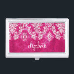 Caja Para Tarjetas De Visita Personalizado de patrón de Damasco de Grunge Rosad<br><div class="desc">Un patrón vintage con un diseño de pizarra y encaje. Eche un vistazo a las flores y hojas.Un diseño moderno con colores y elegancia en tonos de joyas. Los elementos son más fáciles de personalizar cuando se reemplazan primero todo el texto y las fotos. Si su arte todavía necesita ser...</div>