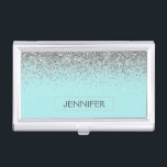 Caja Para Tarjetas De Visita Purpurina de plata azul Aqua verde azulada Monogra<br><div class="desc">Verde azulado Aqua Blue y Silver Sparkle Purpurina Monograma Nombre titular de tarjeta de visita. Esto hace que el dulce perfecto cumpleaños 16,  boda,  ducha de novia,  aniversario,  ducha de bebé o fiesta de soltera sea regalo para alguien que ama el lujo glam y los estilos de moda.</div>