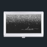 Caja Para Tarjetas De Visita Purpurina negro plateado Script Monograma Nombre d<br><div class="desc">Titular de la tarjeta de visita de un monograma de Purpurina de espuma negro y plateado. Esto hace que el dulce perfecto cumpleaños 16,  boda,  ducha de novia,  aniversario,  ducha de bebé o fiesta de soltera sea regalo para alguien que ama el lujo glam y los estilos de moda.</div>