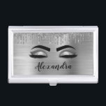 Caja Para Tarjetas De Visita Purpurina plateado Sparkle Eyelashes Monograma Nom<br><div class="desc">Purpurina de espuma metálica de Relieve metalizado de imitación plateado Cepillado Nombre de monograma Metalizado y pestañas iniciales (pestañas), Extensiones de pestañas y Soporte de tarjeta de visita para ojos. Esto hace que el dulce perfecto cumpleaños 16, boda, ducha de novia, aniversario, ducha de bebé o fiesta de soltera sea...</div>