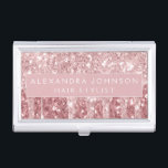 Caja Para Tarjetas De Visita Purpurina rosa de oro y monograma de espuma<br><div class="desc">Purpurina de goteo de Faux de Oro Rosa Rosa y elegante titular de la tarjeta de visita Girly Sparkle Elegant. Este titular de tarjeta de visita puede ser personalizado para incluir su nombre y apellido.</div>