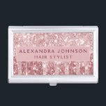 Caja Para Tarjetas De Visita Purpurina Rosa Rosa Dorado Borgoña Esparkle Monogr<br><div class="desc">Rubor Pink - Rosa Gold y Burgundy Faux Dripping Purpurina y Sparkle Elegant Girly Tarjeta de Negocios. Este titular de tarjeta de visita puede ser personalizado para incluir su nombre y apellido.</div>