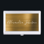 Caja Para Tarjetas De Visita Relieve metalizado dorado Elegante Lujo Moderno<br><div class="desc">Relieve metalizado dorado falso Metálico Acero inoxidable Minimalista titular de tarjeta de visita con tipografía de escritura blanca con letras blancas para el monograma. Los titulares de tarjetas de visita Metalizado de Relieve metalizado dorado se pueden personalizar con su nombre. Póngase en contacto con el diseñador para obtener elementos coincidentes...</div>