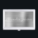 Caja Para Tarjetas De Visita Relieve metalizado plateado de negocios de lujo mo<br><div class="desc">Relieve metalizado plateado Metálico Acero Inoxidable Minimalista titular de tarjeta de visita con tipografía de escritura blanca con letras blancas para el monograma. Los titulares de tarjetas de visita Metalizado de Relieve metalizado se pueden personalizar con su nombre. Póngase en contacto con el diseñador para obtener elementos coincidentes personalizados.</div>