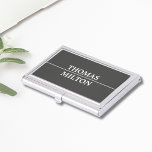 Caja Para Tarjetas De Visita Simple Elegante Manly Gray Faux Silver Line<br><div class="desc">Sencillo y elegante portatarjetas de visita con fondo gris oscuro y línea plateada falsa. Diseño muy minimalista.</div>