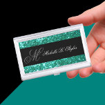 Caja Para Tarjetas De Visita Titulares De Tarjetas De Negocios De Belleza Para<br><div class="desc">Gllitzy bello titular de tarjeta de visita para mujeres con emblema de monograma y hermoso patrón de elementos de diseño purpurina simulado brillante en la parte delantera y con espacio en monograma usted puede hacer su propio nombre, nombre de la empresa o iniciales. Diseñado para cualquier consultor de belleza, peluquería...</div>