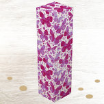 Caja Para Vino Acuarela de mariposa moderna color magenta rosa<br><div class="desc">Magenta pintura de mariposa color rosa y blanco acuático. Arte original de Nic Squirrell.</div>