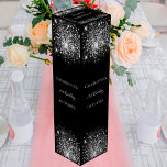 Caja Para Vino Aniversario elegante del purpurina de plata negra<br><div class="desc">Un fondo negro clásico. Decorado con un falso purpurina de plata. Personalice y agregue un nombre,  edad y fecha.</div>