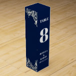 Caja Para Vino boda azul marino de encaje blanco<br><div class="desc">caja de boda azul marino de encaje blanco. Elegante Wine Box Table Numbers para la cena de bodas.</div>
