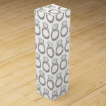 Caja Para Vino Boda del anillo del diamante compromiso ducha de n<br><div class="desc">El diseño presenta un ilustracion de marca original de un anillo de diamantes brillante. Ideal para una fiesta de compromiso o una ducha de novia. Este diseño boda también está disponible en otros productos, como la coordinación de productos fiestas y la decoración. ¿No ves lo que estás buscando? ¿Necesita ayuda...</div>