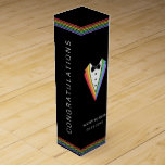 Caja Para Vino Boda del Orgullo Gay de los Groomsmen del Arcoiris<br><div class="desc">Boda del Orgullo Arcoiris negro - fácil de personalizar con nombres y fecha de boda</div>