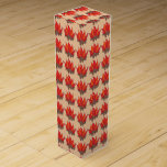 Caja Para Vino Campamento de bomberos de camping de Naranja rojo<br><div class="desc">El diseño presenta un original ilustracion de marca de una fogata roja y naranja, con llamas de troncos marrones. Ideal para los amantes del camping o al aire libre, o de un soltero con temática LET'S GET LIT o un fiesta de 21 años. Este diseño de fuego del campamento también...</div>