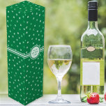 Caja Para Vino Chambrocas trébol de 4 hojas - Luz sobre los verde<br><div class="desc">Hay rocas de champú o cuatro tréboles con hojas en diferentes tonalidades de verduras más claras sobre un fondo verde oscuro. Otros colores disponibles,  incluyendo un fondo verde claro.</div>