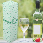 Caja Para Vino Chambrocas trébol de 4 hojas - Oscuro sobre los ve<br><div class="desc">Hay rocas de champú o cuatro tréboles con hojas en diferentes tonalidades de verduras más oscuras sobre un fondo verde claro. Otros colores disponibles,  incluido un fondo verde oscuro.</div>